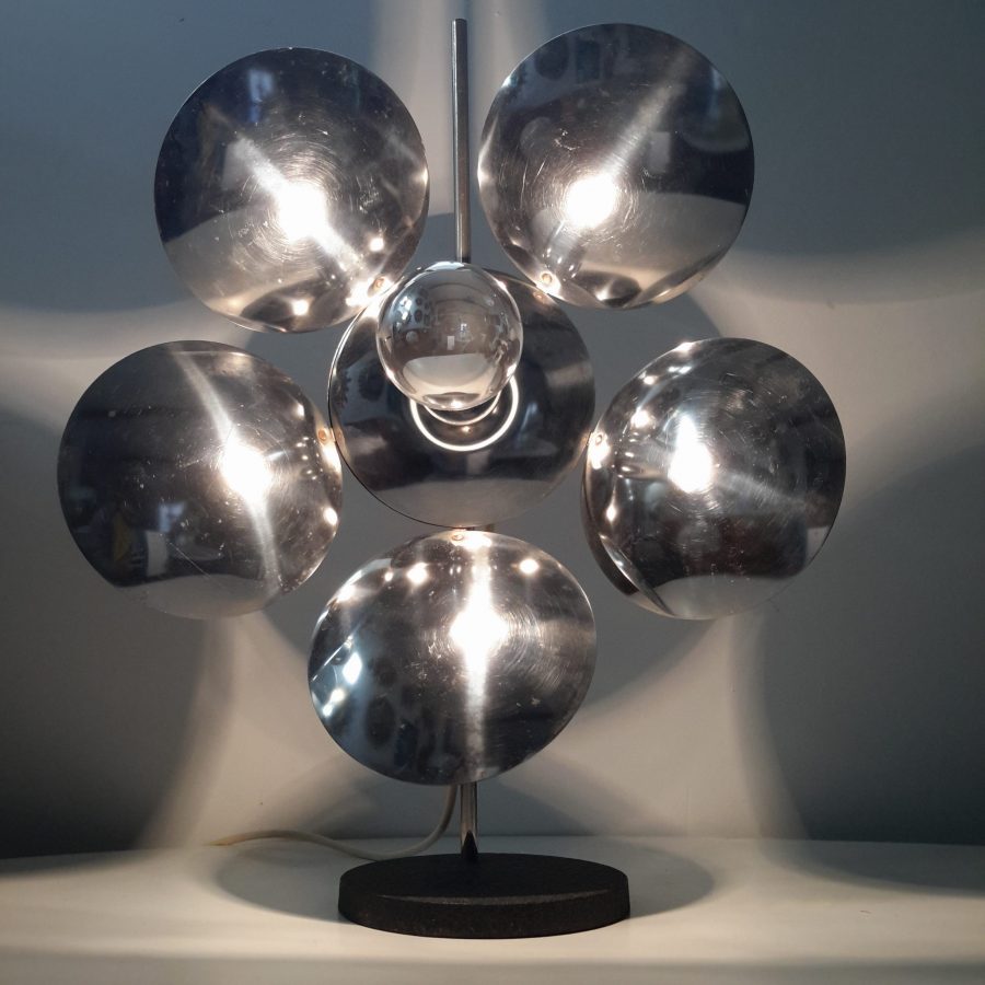 lampe-fleur-chromée